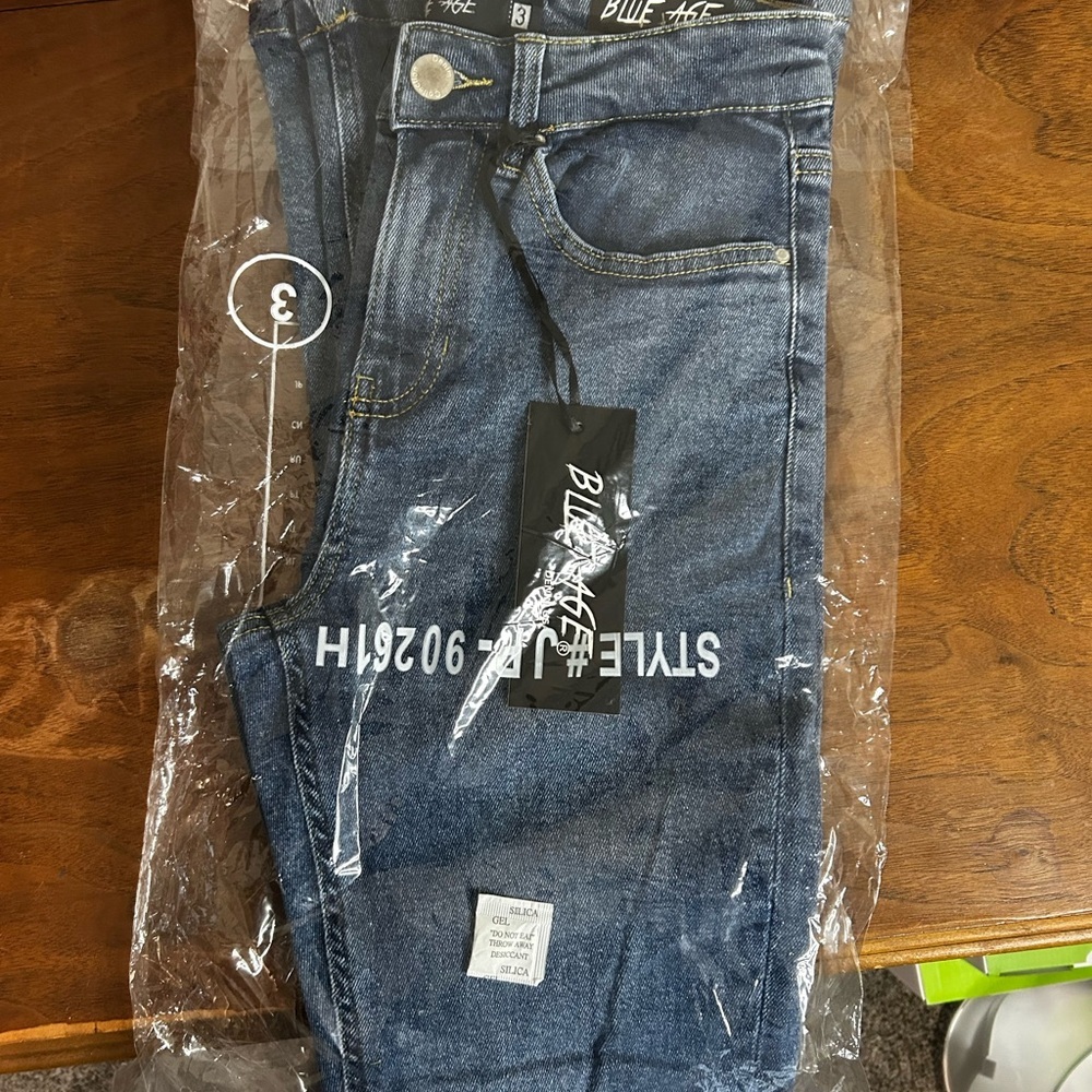 NWT Distressed Blue Age Flare Jeans, Size 3 - Picture 9 of 9